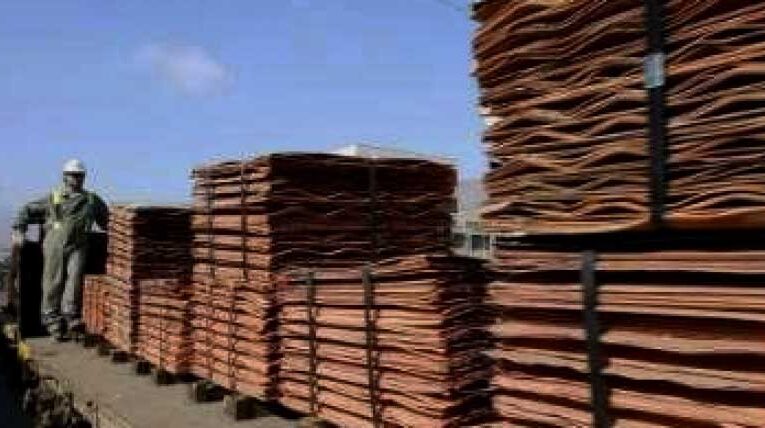 Cobre sube 1,9% y llega a su mayor valor en 5 semanas