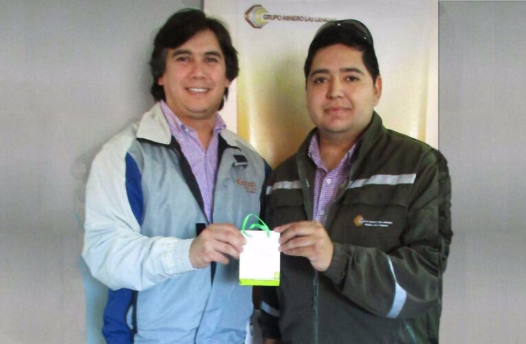 Los Ganadores del Concurso de Fotografía Reciben su Premio