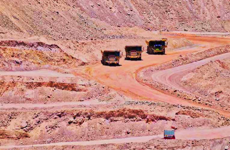 Cuatro de las cinco principales minas del país disminuyeron su producción por caída de la ley