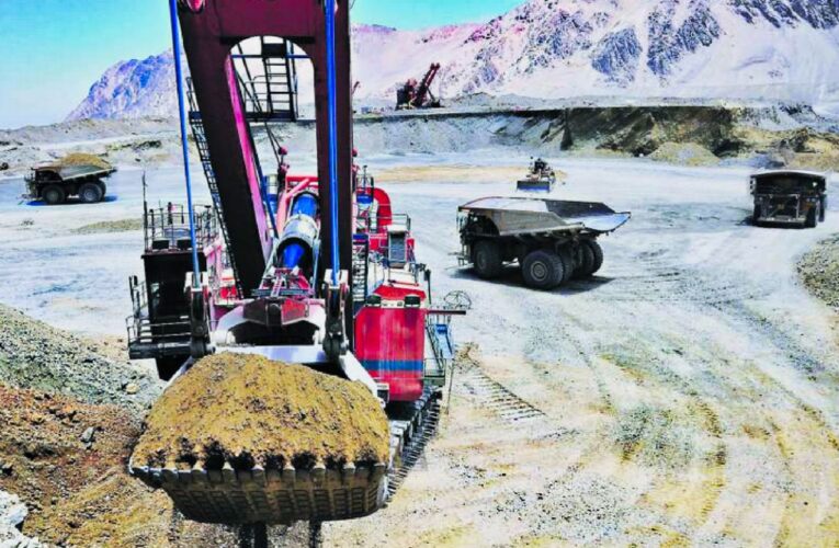 Especulación en mercado de cobre alcanza máximos históricos y amenaza el precio