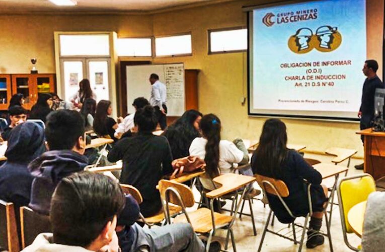 Alumnos de Cabildo Eligen sus Áreas de Pasantía de Manera Informada