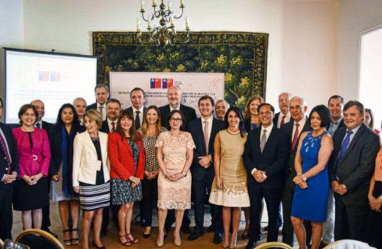 Ministerios de Minería y la Equidad de Género impulsan inéditas medidas para aumentar participación femenina en el mercado laboral