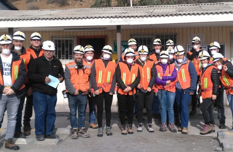 Universitarios Visitan Faena Cabildo