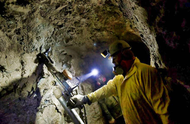 Gobierno anuncia inyección de $2.800 millones para la pequeña minería