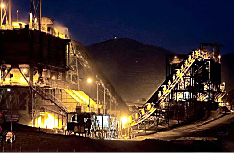 Pobreza multidimensional es menor en comunas mineras