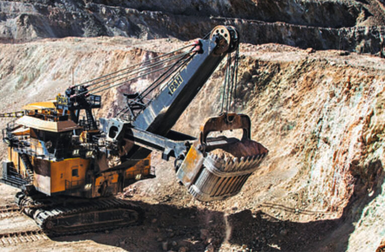 Cobre cae ocho jornadas seguidas, a pesar de respiro en los mercados