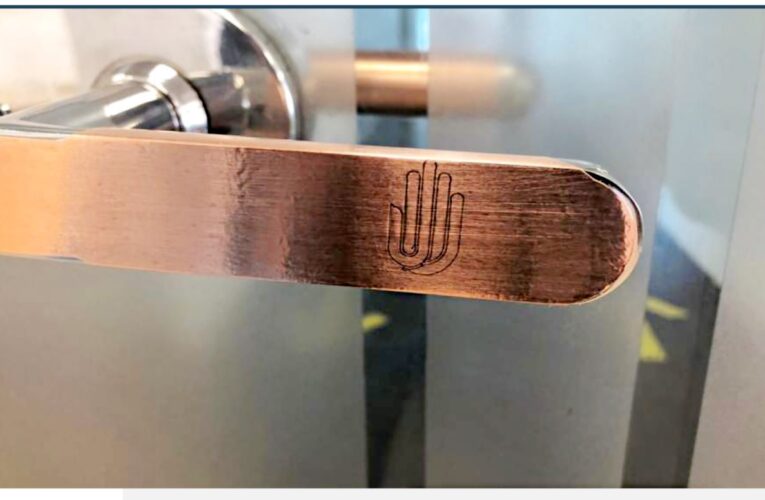 El emprendimiento chileno de stickers de cobre antimicrobios que triunfa en Estados Unidos