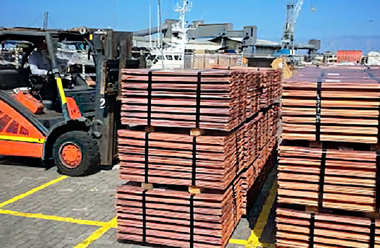 ¿Es buena noticia el alza del cobre? La paradoja de la abundancia