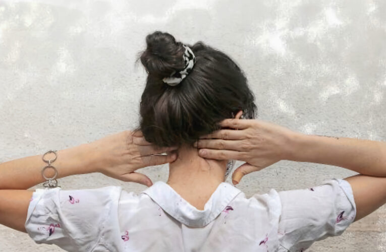 Los dolores al cuello van en aumento y la culpa es de la pandemia