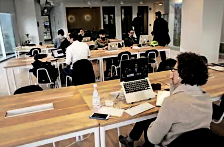 De acuerdo con sondeo ACHS, un 64 % de las empresas del país está operando de forma presencial.