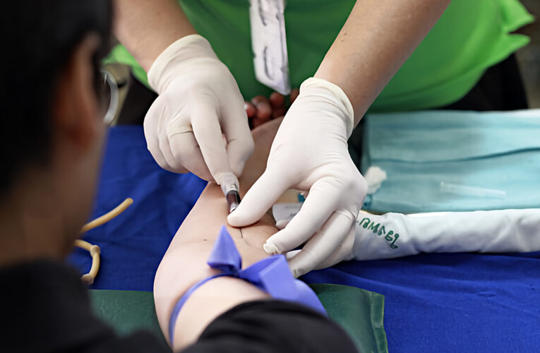 Senadores impulsan más exámenes preventivos obligatorios en empresas con 50 o más trabajadores