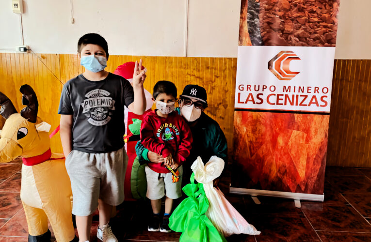 Faena Taltal Entrega Regalos para Hijos de Trabajadores