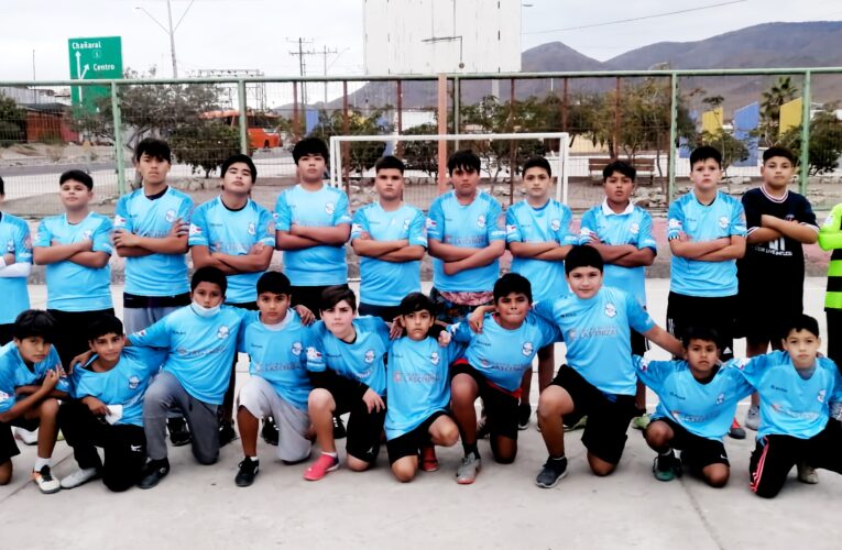 Faena Taltal Entrega Indumentaria Deportiva a la Academia de Fútbol de la Ciudad