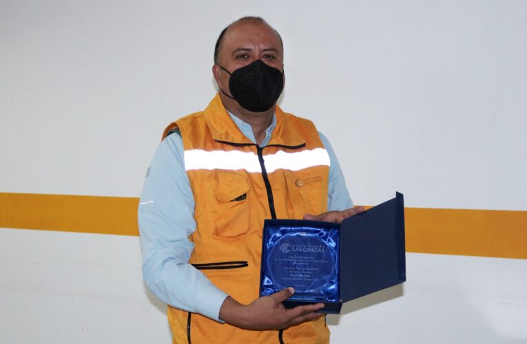 Entrega de Mención Honrosa Concurso «Crea tu Emoticón»