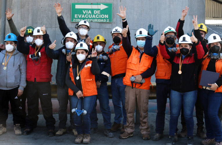 Gerencia Corporativa condecoró a Trabajadores y Supervisores de Faena Cabildo por sus conductas ejemplares en Seguridad
