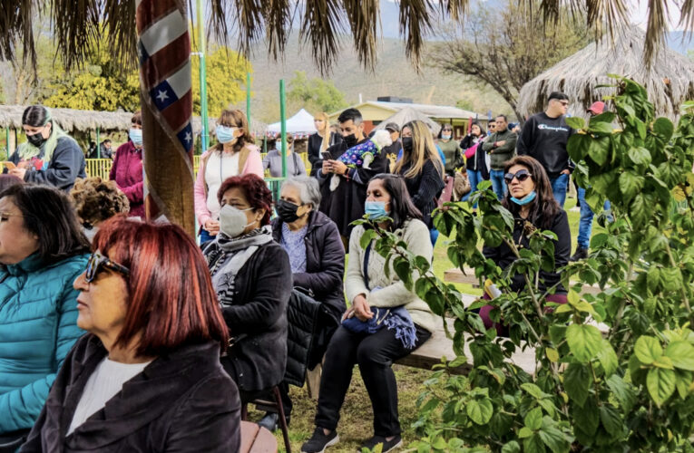Área de Comunidades entregó donación para inauguración de Fonda Costumbrista en Paihuén