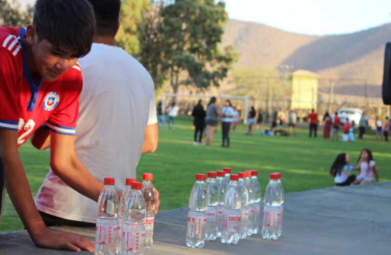 Aporte de aguas para participantes en «Expo Deportes» en el Estadio La Vega
