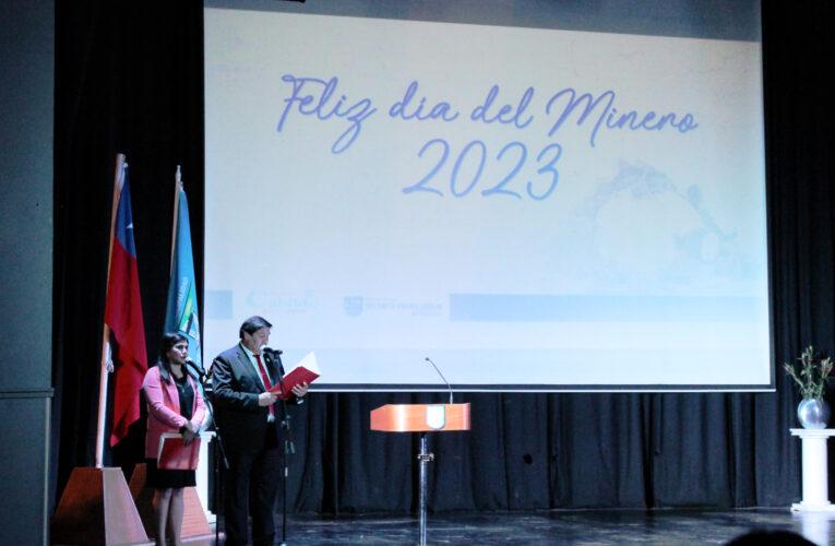 Faena Cabildo presente en homenaje a trayectoria de mineros de Cabildo y Petorca