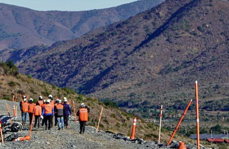 Delegación de vecinos e instituciones visitan el Depósito en Pasta de Minera Las Cenizas Cabildo