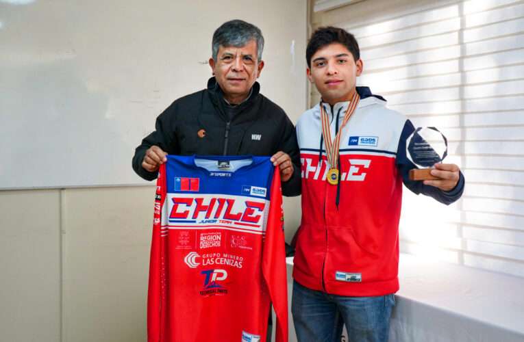 Minera Las Cenizas Cabildo reconoce a piloto Agustín Cortez tras su destacada participación internacional