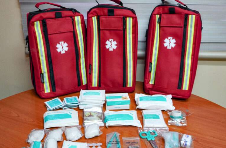 Jefes de Turno de Faena Taltal Reciben Kits de Emergencia