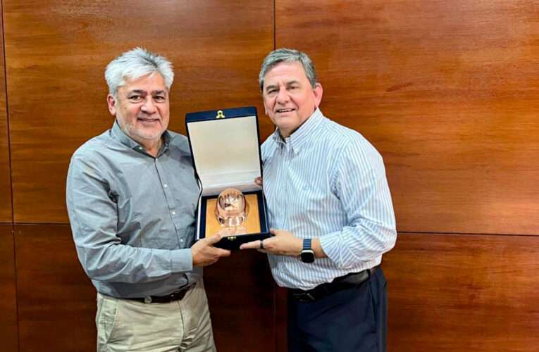 Almuerzo en reconocimiento a Raúl Silva Delgado por su trayectoria en Minera Las Cenizas