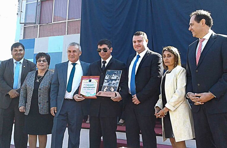 Daniel Villalobos, trabajador de Barreal Seco, recibe  Premio al Mérito Ciudadano de la Comuna de Taltal