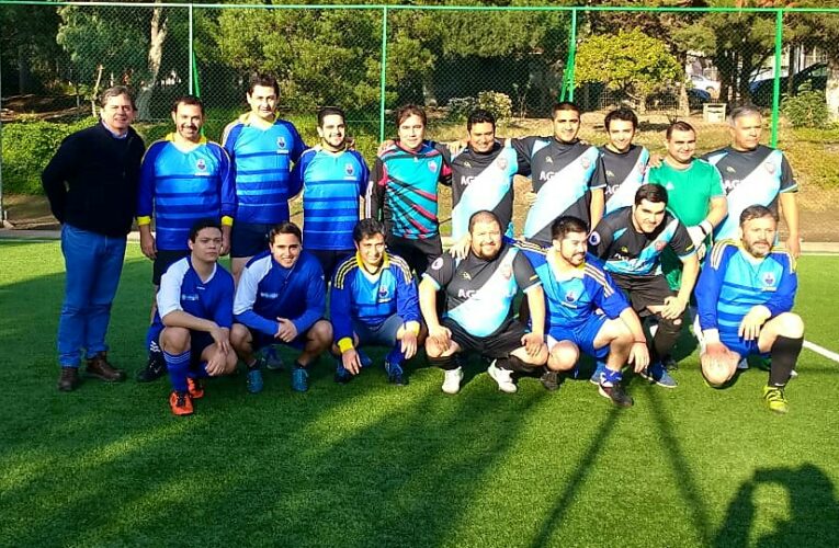 Entretenido Partido de Fútbol entre Equipo de Santiago y Faena Cabildo