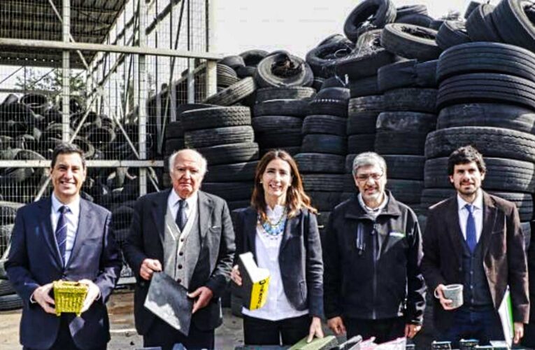 Ministra Schmidt anuncia que empresas deberán reciclar el 90% de los neumáticos que se consumen en el país