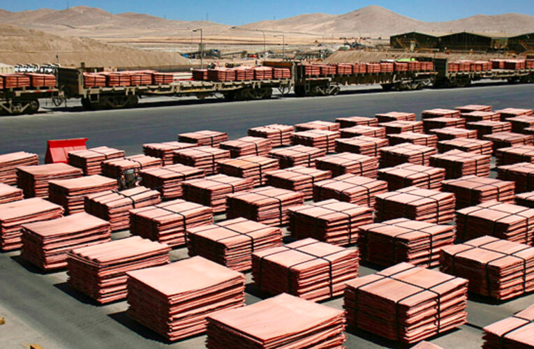 Estrechez de mercado del cobre aumenta: inventarios caen 60% en ocho meses