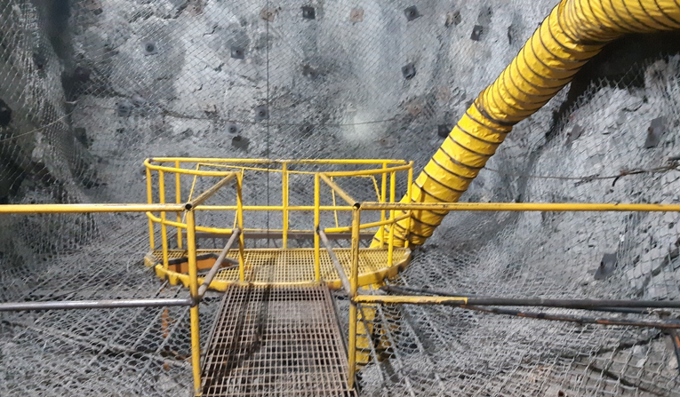 Nuevo Proyecto de Escaleras Refuerza la Seguridad al Interior de Mina Sauce
