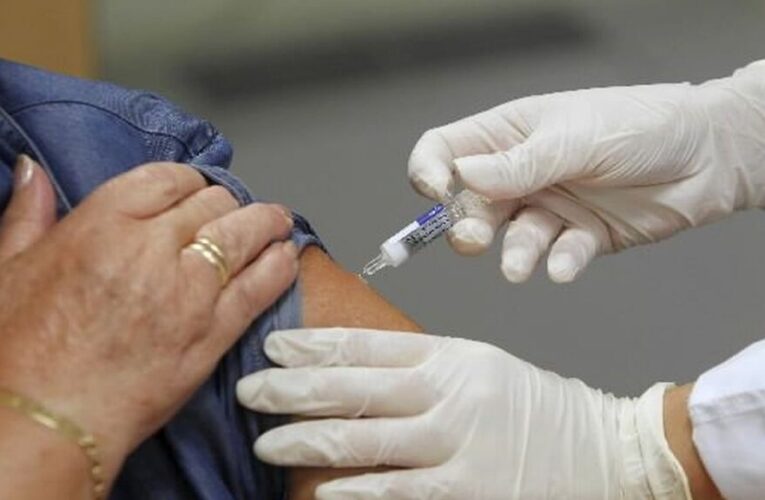 Partió vacunación contra Influenza H1N1 en Oficina Santiago