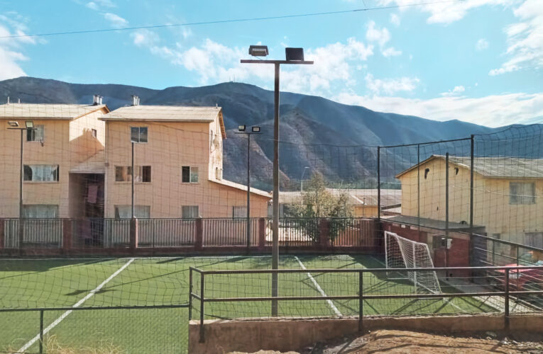 Junta de Vecinos La Rinconada de Cabildo Hace Mejoras a su Multicancha Gracias al Fondo Concursable