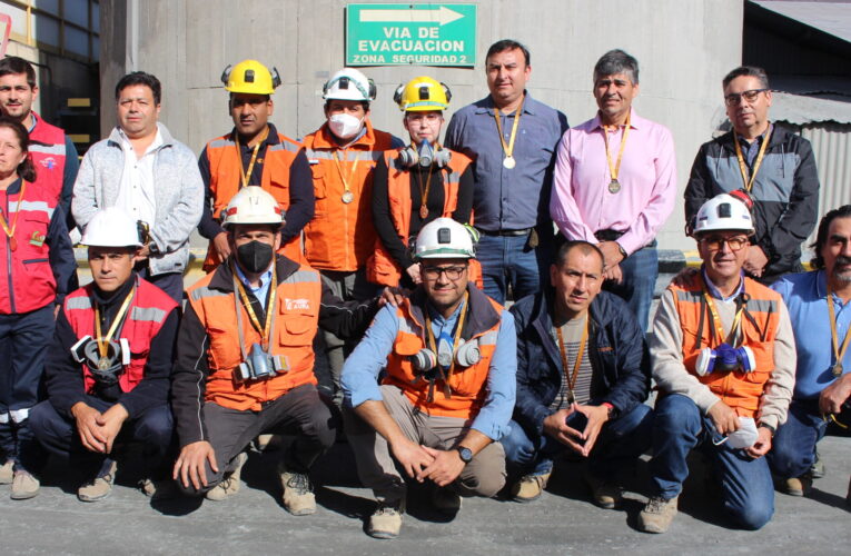 Trabajadores y supervisores destacados recibieron condecoraciones por conductas preventivas y sustentables en Faena Cabildo
