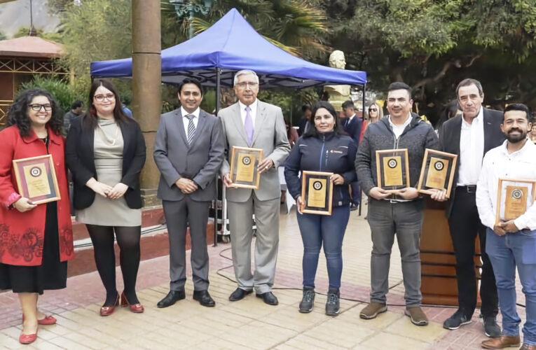Liceo Politécnico entrega reconocimiento a Faena Taltal en la Celebración de su Aniversario 84